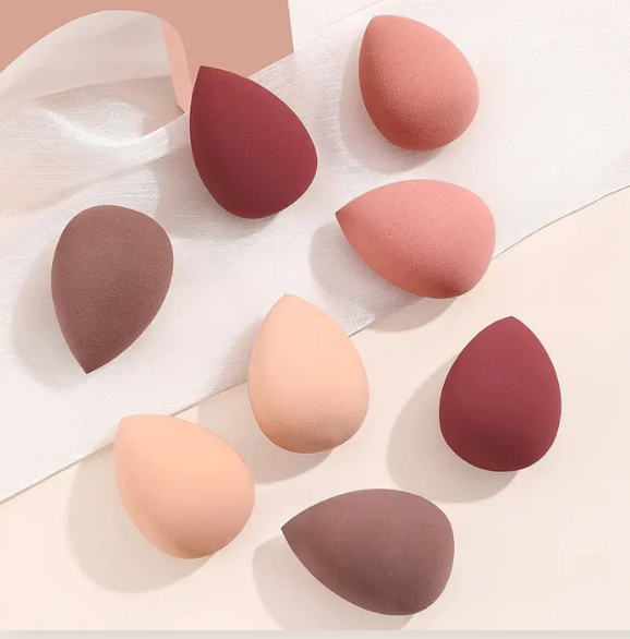 Achieve Flawless Makeup Application with the 8-Piece Beauty Egg Set